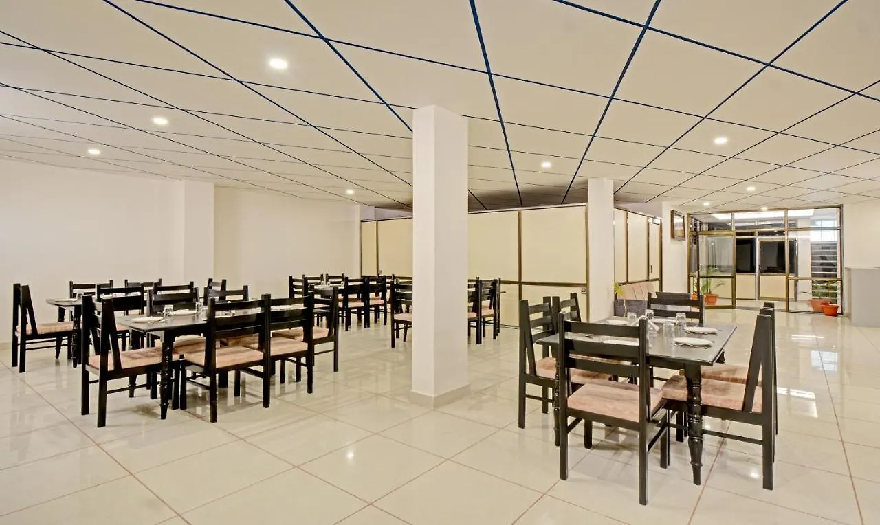 Treebo Paras Raj Near City Palace Udajpur 3*,  Indie