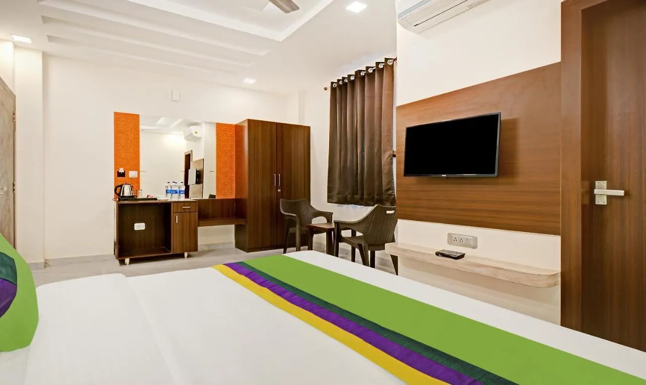 Treebo Paras Raj Near City Palace Udajpur 3*,  Indie