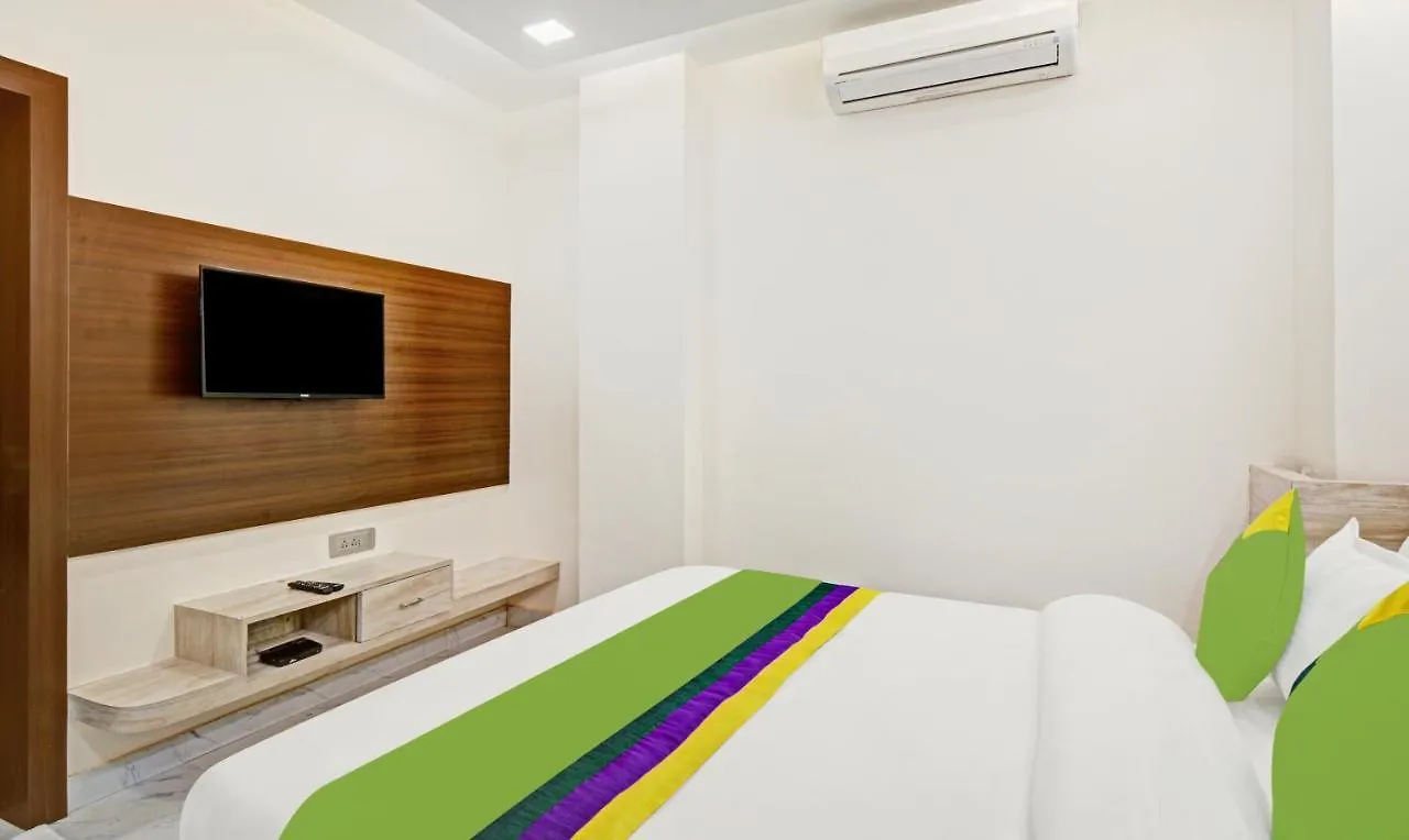 Treebo Paras Raj Near City Palace Udajpur 3*,