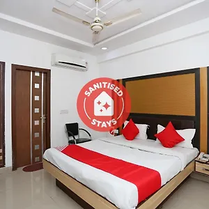 Hotel Oyo 13125 Gwal Palace
